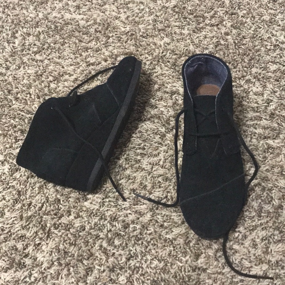 Black flat heels
